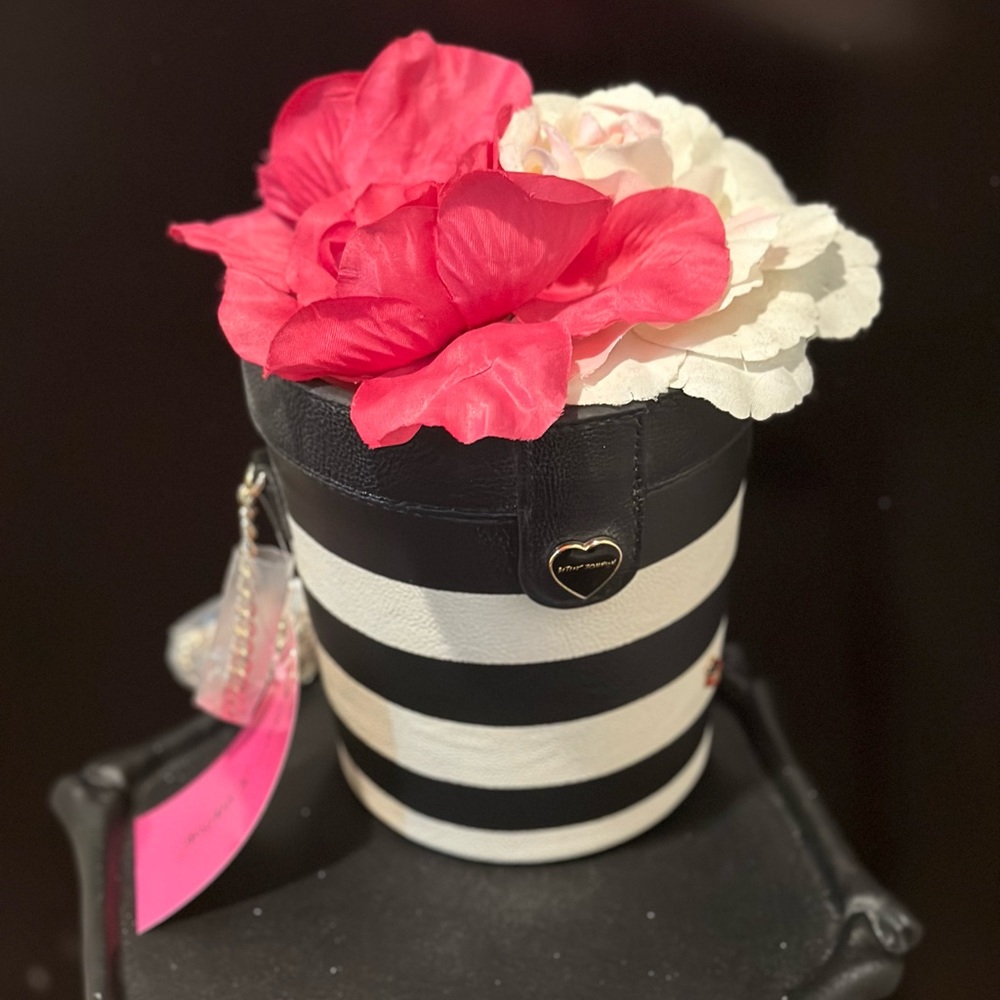 BETSEY JOHNSON Flower Pot B&W Stripe Crossbody Shoulder Bag Purse. Rare, BNWT